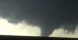 061205_tornado1